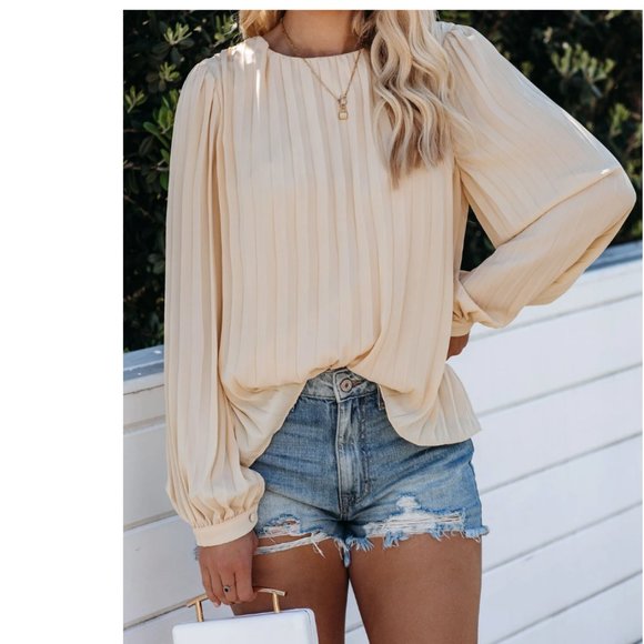 EWELINA Pleated Blouse - Picture 3 of 8